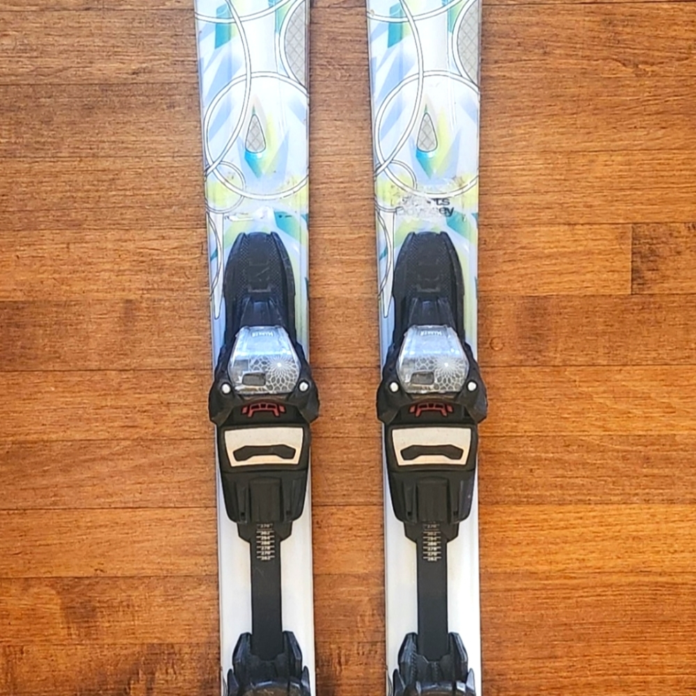 K2 women's skis size 153cm in excellent condtion